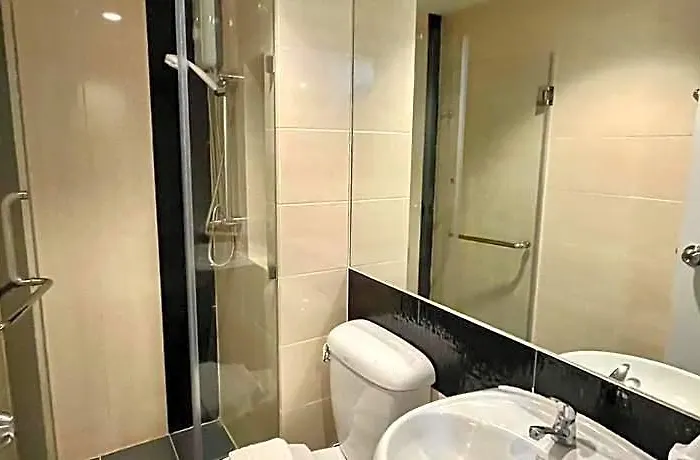 High Airport Link Hotel, Hotell 3*