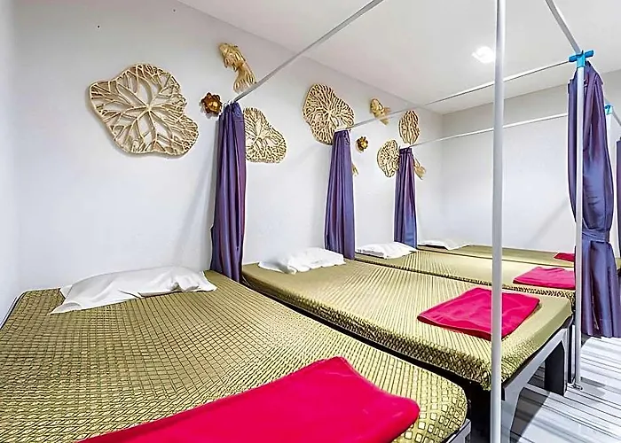 High Airport Link Hotel, Hotell 3*