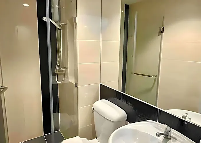 High Airport Link Hotel, Hotell 3*